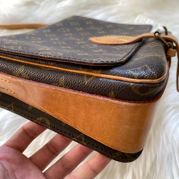 Authentic vintage Louis Vuitton monogram Cartouchiere GM - Picture 3 of 13